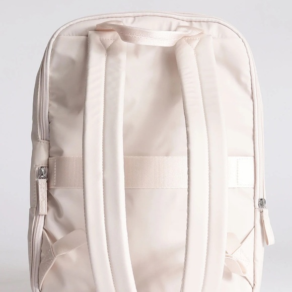Samsonite Samsonite Move 4.0 13.3" Laptop Backpack in White - Picture 2 of 10